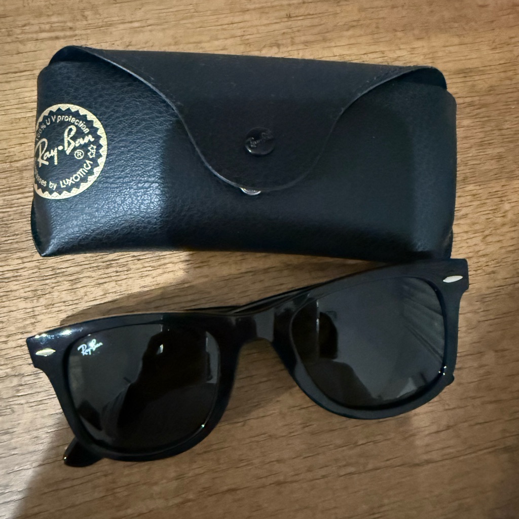 Brand New Ray Ban Wayfarer